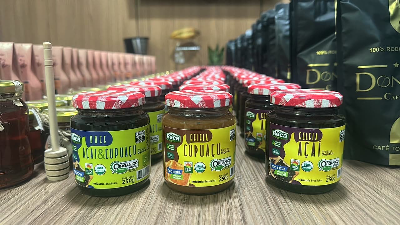 Geleias e mel de cooperativa amazônica